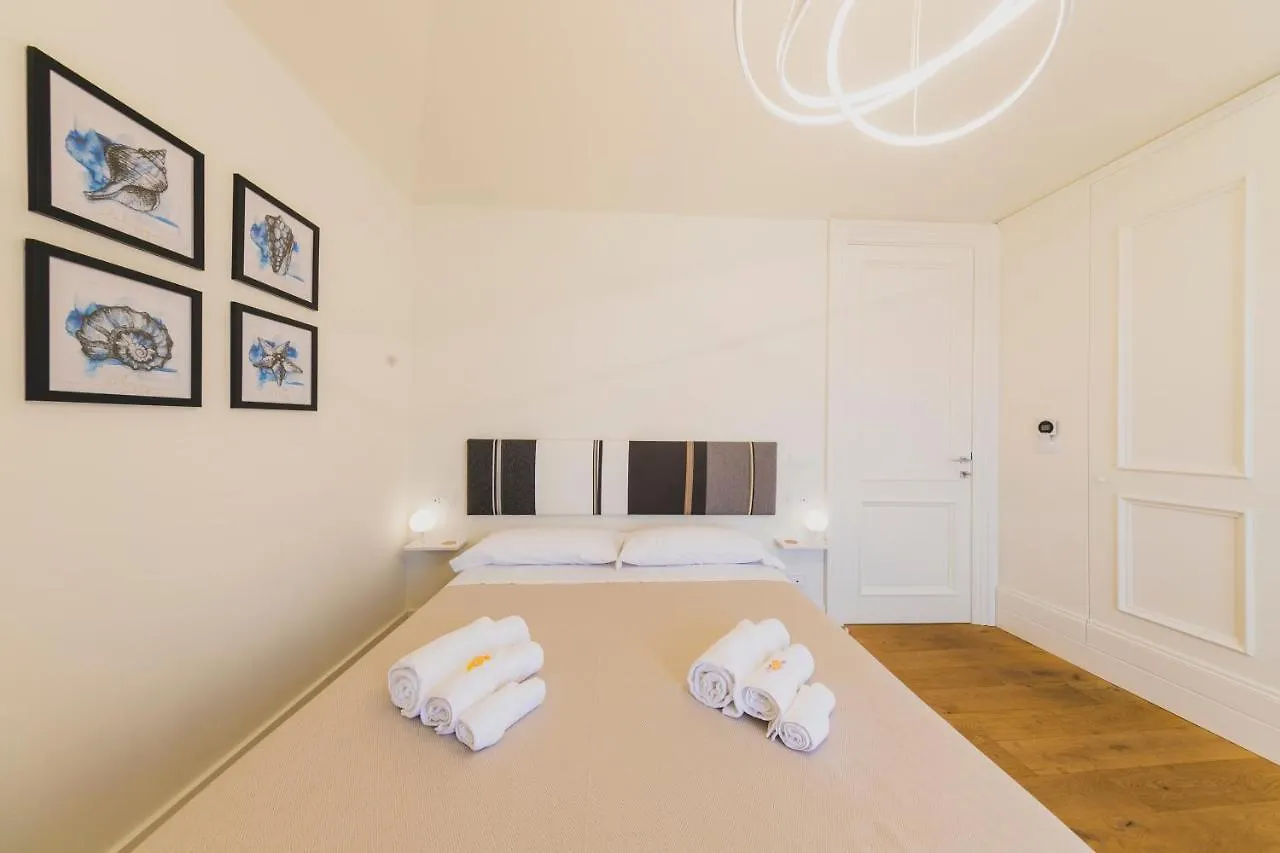 Cefalu Design Suites Bed and breakfast