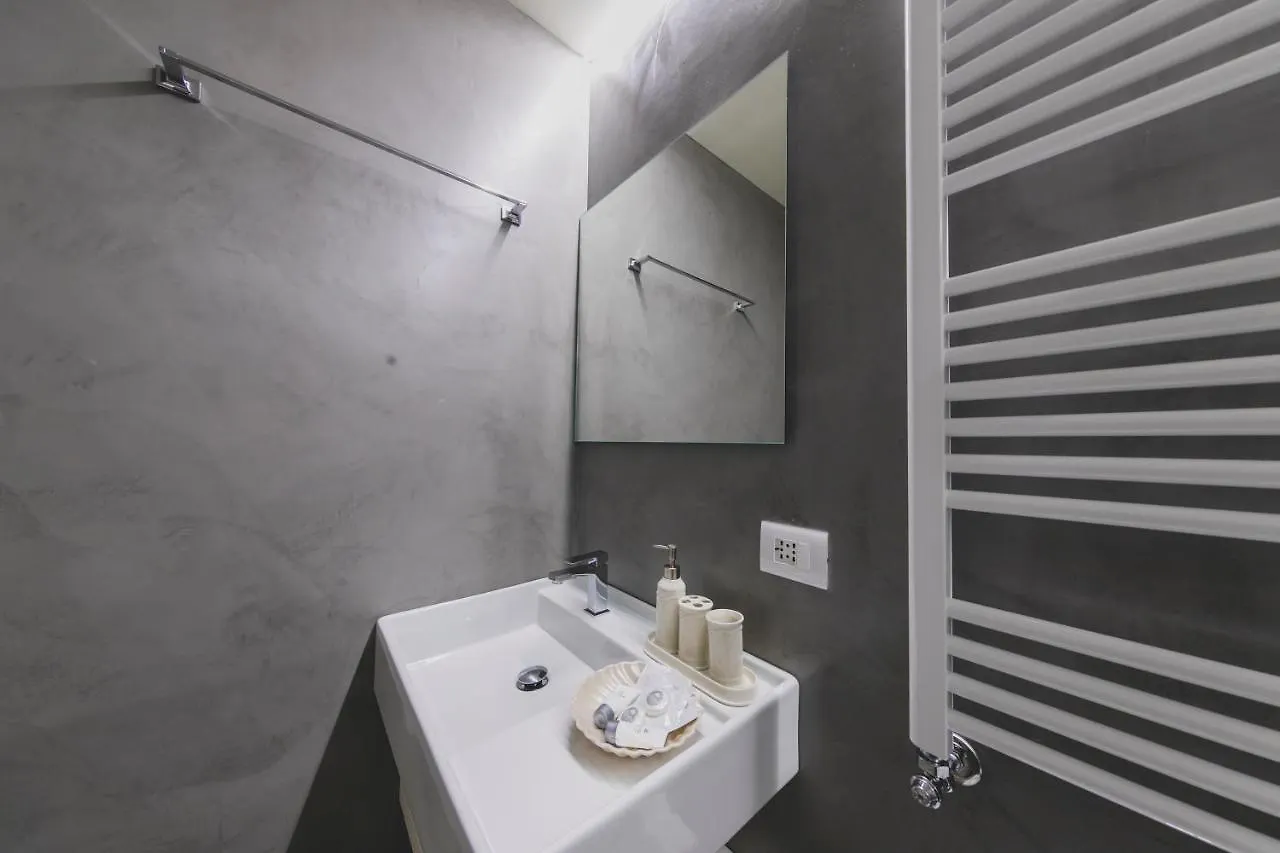 Cefalu Design Suites 3*,